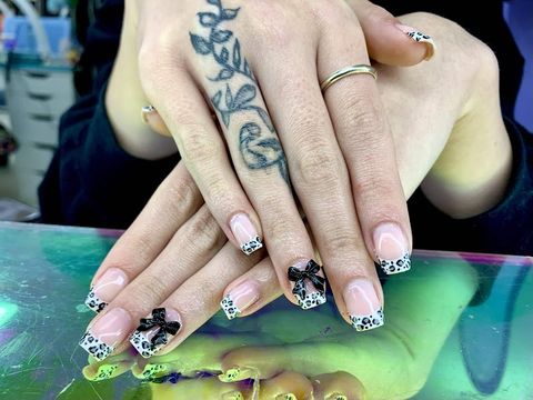 Dipped Dripped & Dyed, nail salon in Lorain, OH